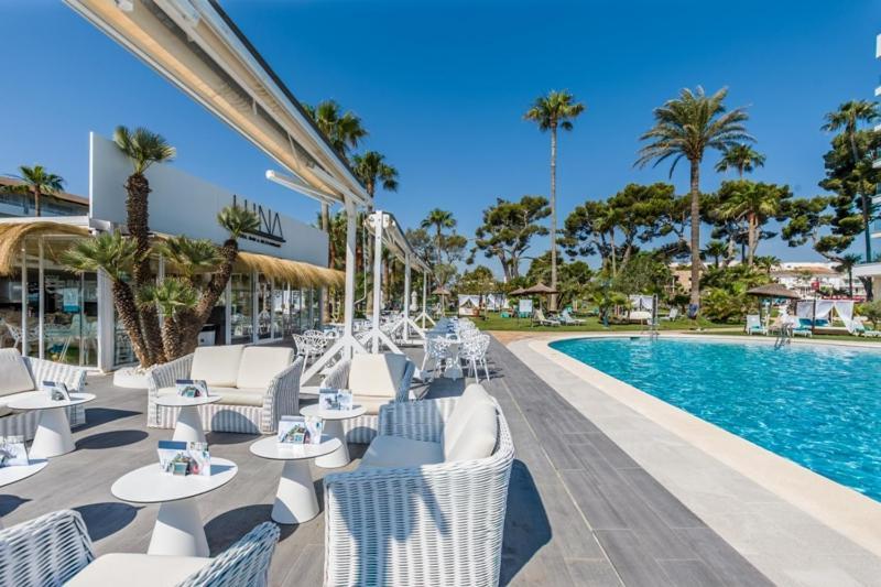 Apartamentos Esperanza Park Playa de Muro  Eksteriør billede